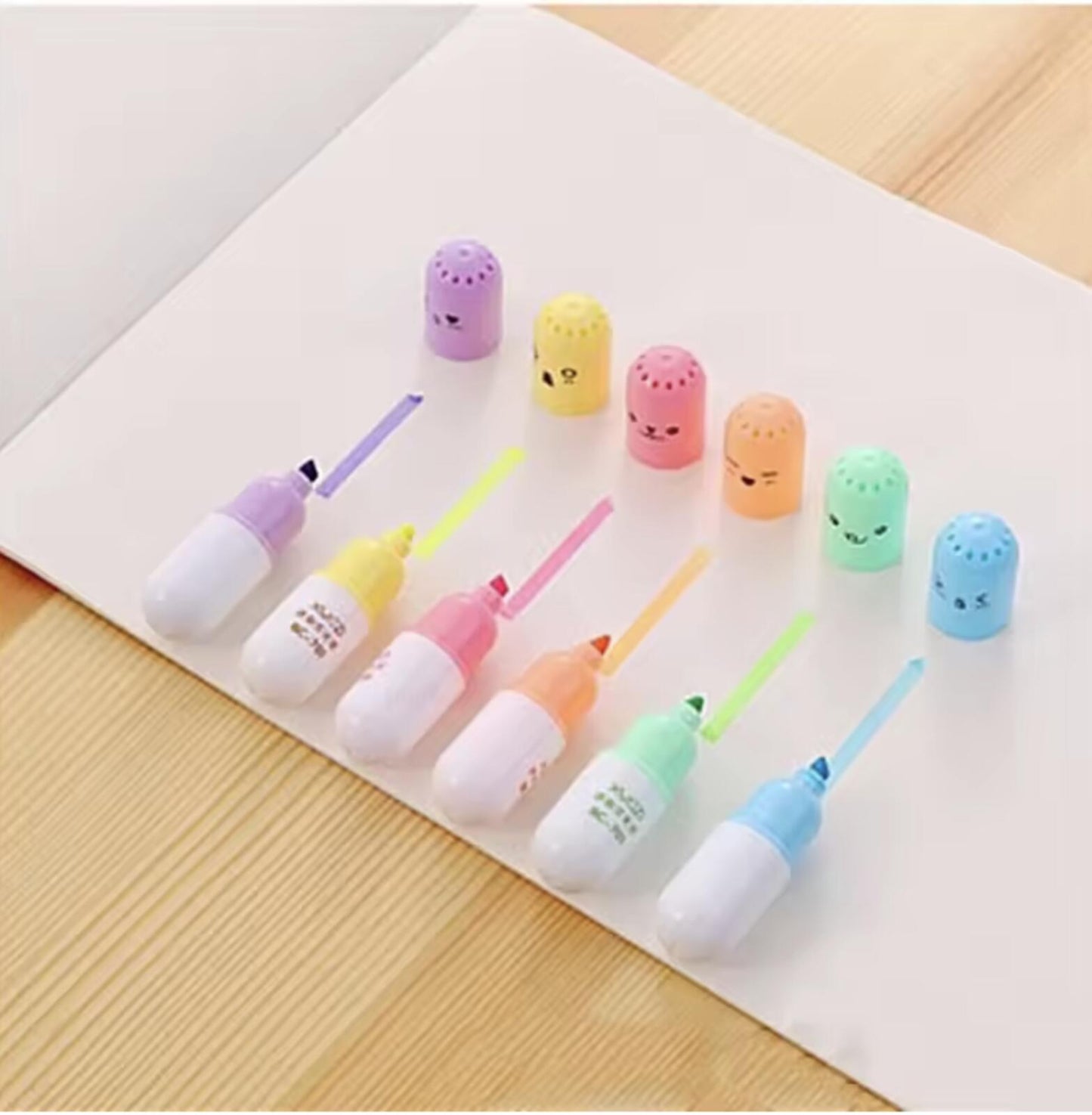 Set of 6 cute faced pill style highlighters